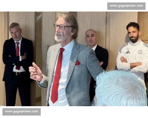 曼联否决莱万引进:拉特克利夫拒踏暮年球星陷阱